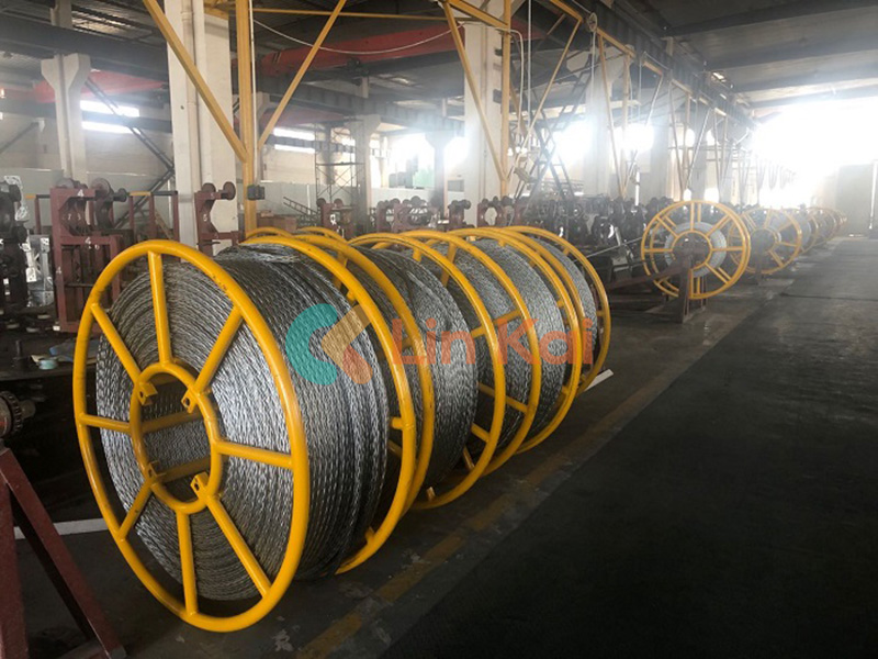Replicando momentum anti-contorquens Ferro Wire Funem in Power tradendi Systems